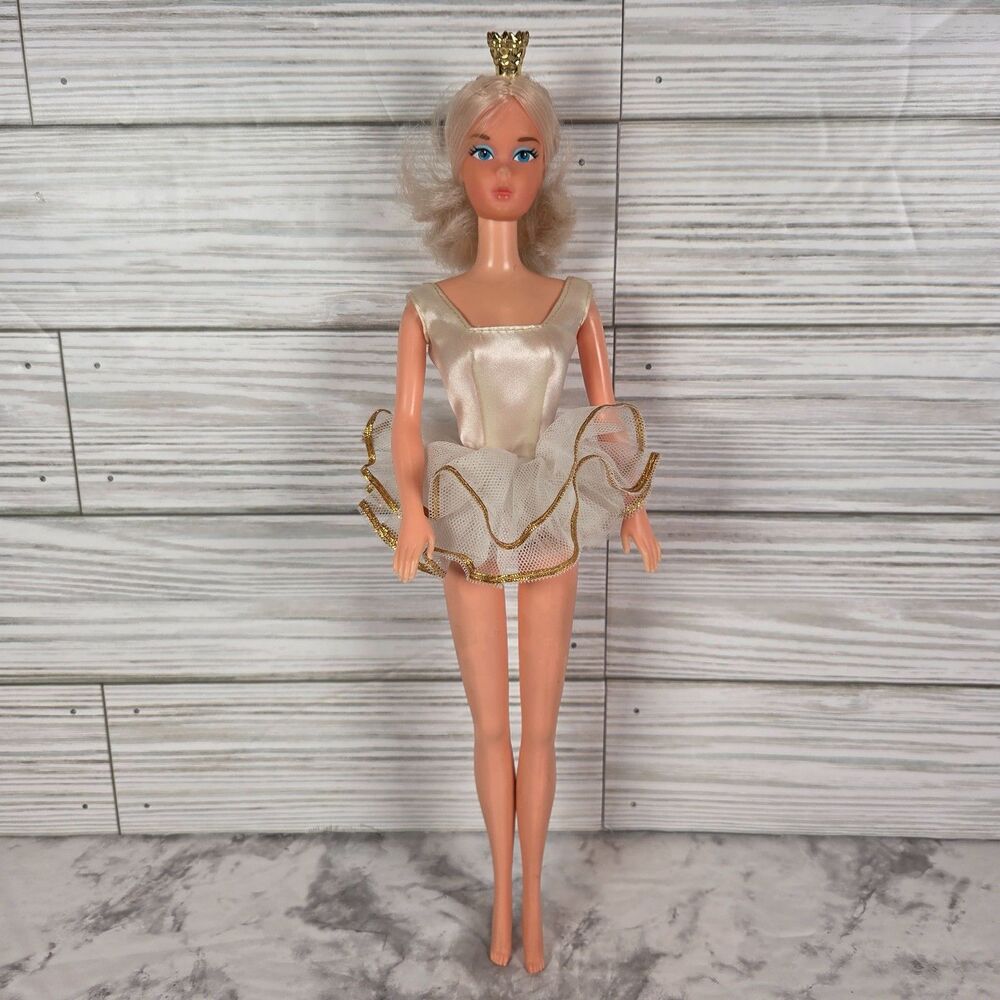 Vintage 1976 Mattel Ballerina Barbie with Crown and Tutu Excellent Condition